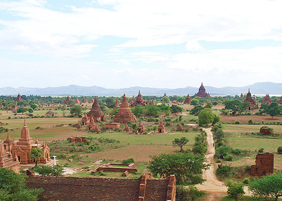 ミャンマーの風景：歴史ある遺跡